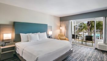 Hourglass Hotel, Ascend Hotel Collection