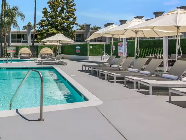 Hourglass Hotel, Ascend Hotel Collection
