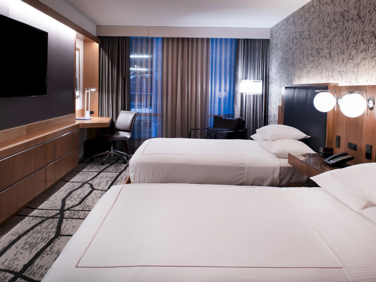 Hourglass Hotel, Ascend Hotel Collection