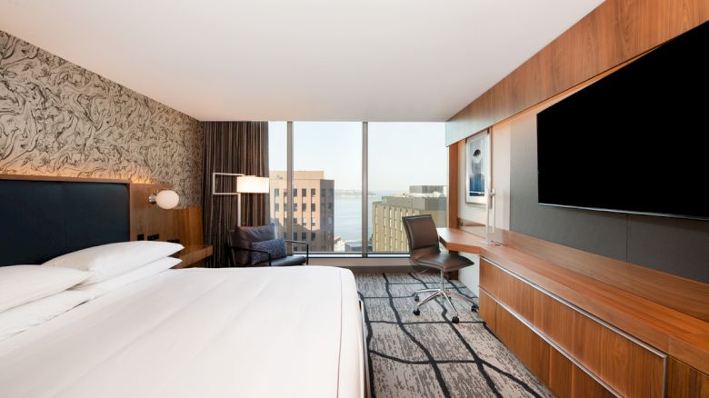 Hourglass Hotel, Ascend Hotel Collection
